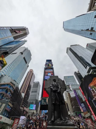 Лучший камерофон 2024 года: лучшие мобильные телефоны для фотографии фото