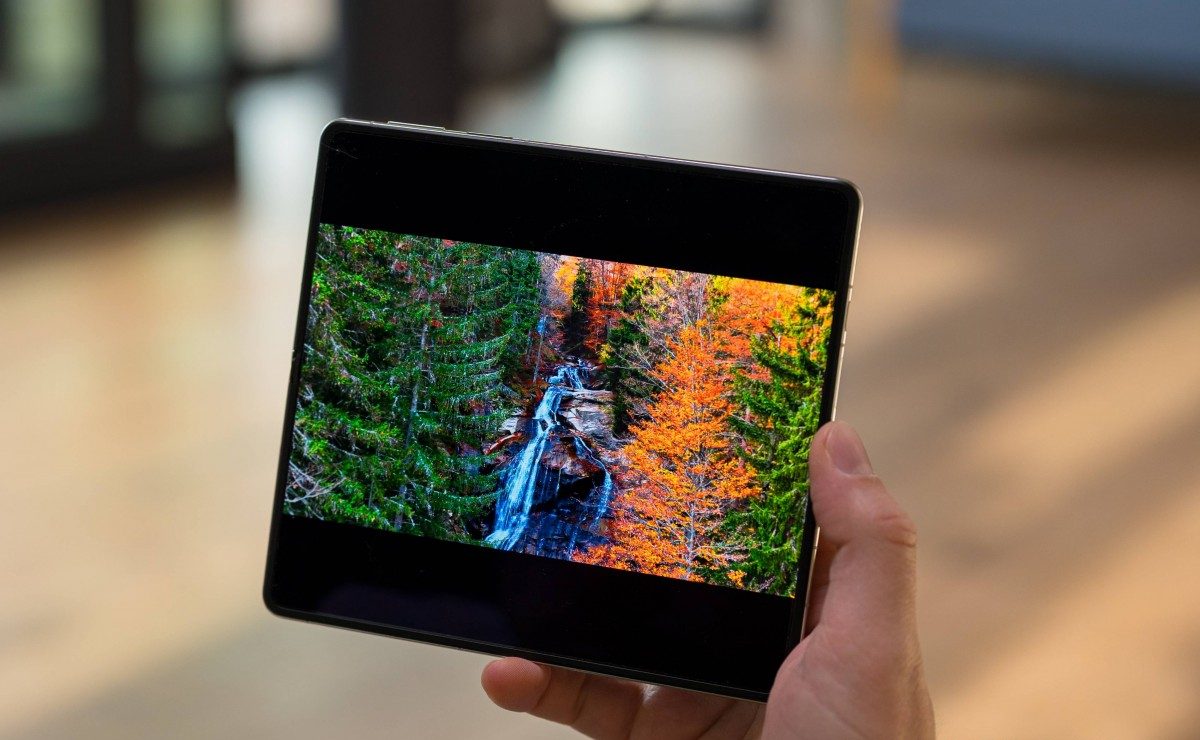 Обзор смартфона Huawei Mate X6 картинка Huawei Mate X6