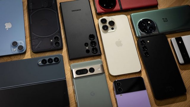 Millions-of-phones-find-new-homes-around-Christmas-but-billions-are-gathering-dust-in-drawers