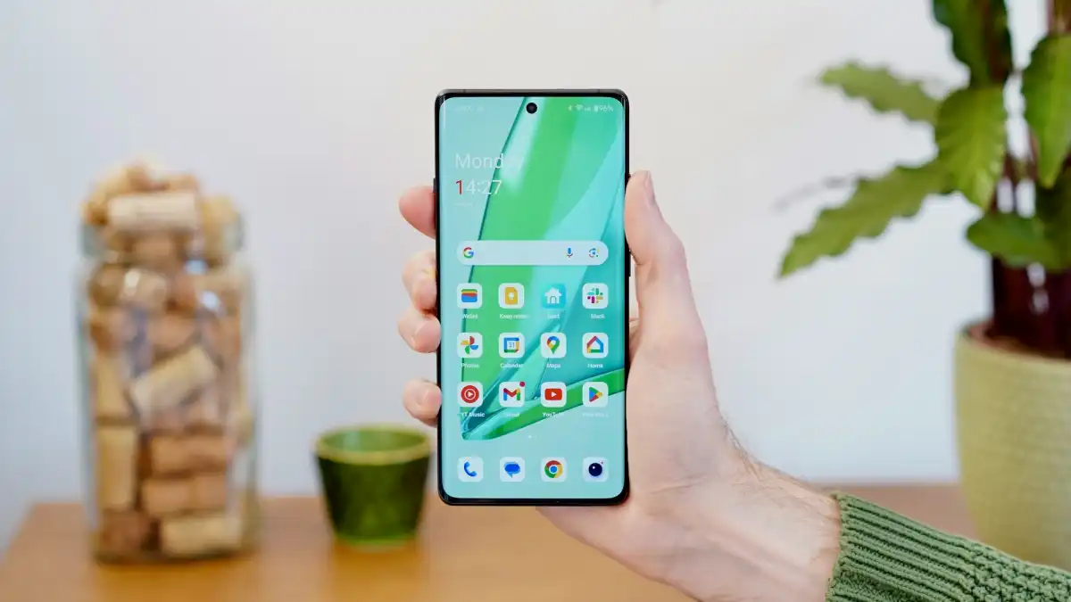 Первый взгляд на OnePlus 13R фото