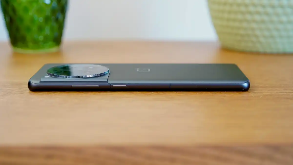 Первый взгляд на OnePlus 13R фото