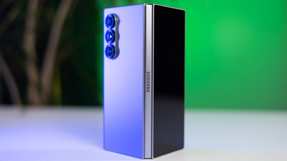 295383Samsung может последовать примеру Apple и сделать Galaxy Z Fold 7 лучшим