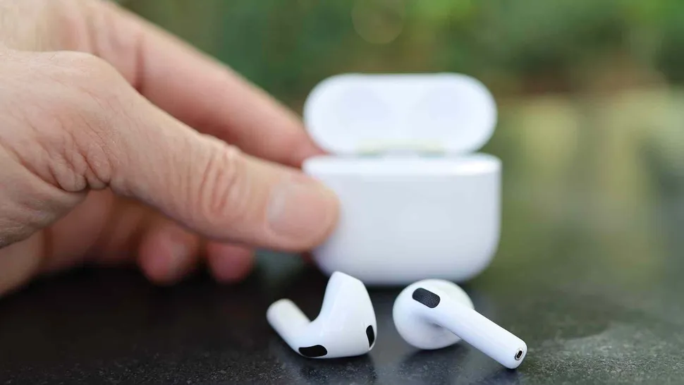 Обзор открытых наушников Apple AirPods 4 с активным шумоподавлением: лучшие для iPhone фото