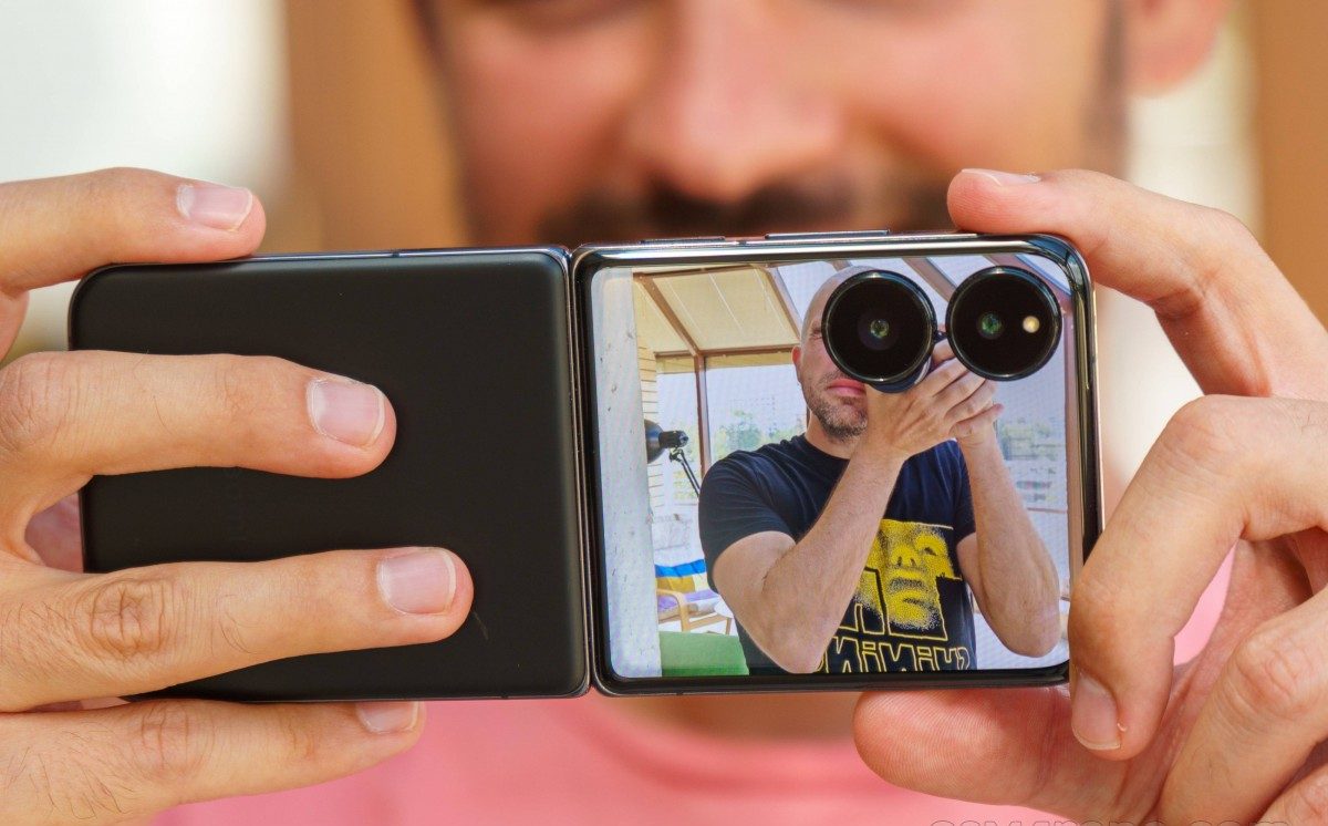 298447Xiaomi Mix Flip 2 появится до конца июня