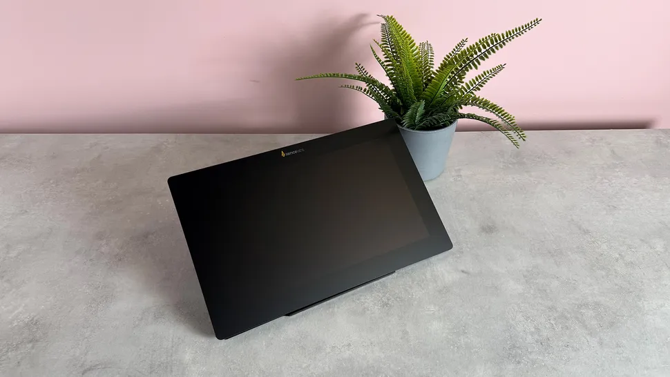 Обзор Xencelabs Pen Display 16: недорогой графический планшет для новичков и профессионалов фото