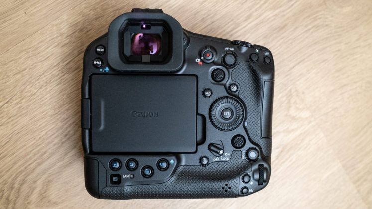 Canon EOS R1