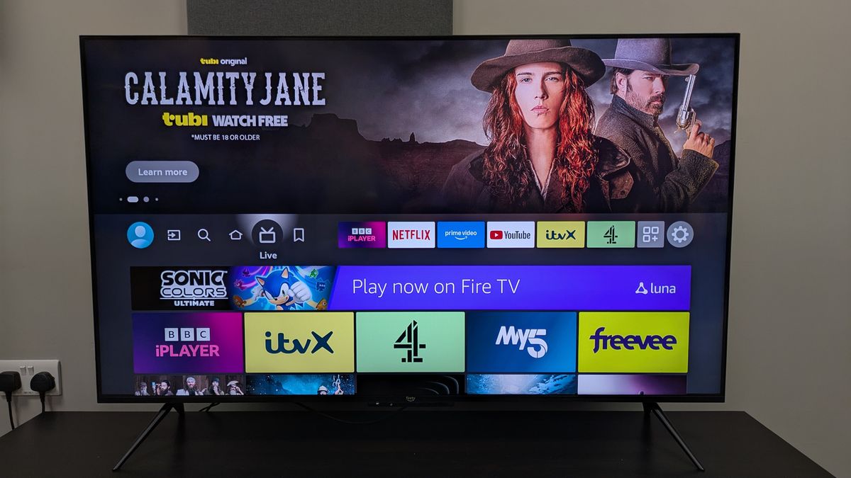 Обзор мини-светодиодного телевизора Amazon Fire TV Omni: лучший на сегодняшний день телевизор Fire TV и отличный вариант для просмотра спортивных мероприятий и игр