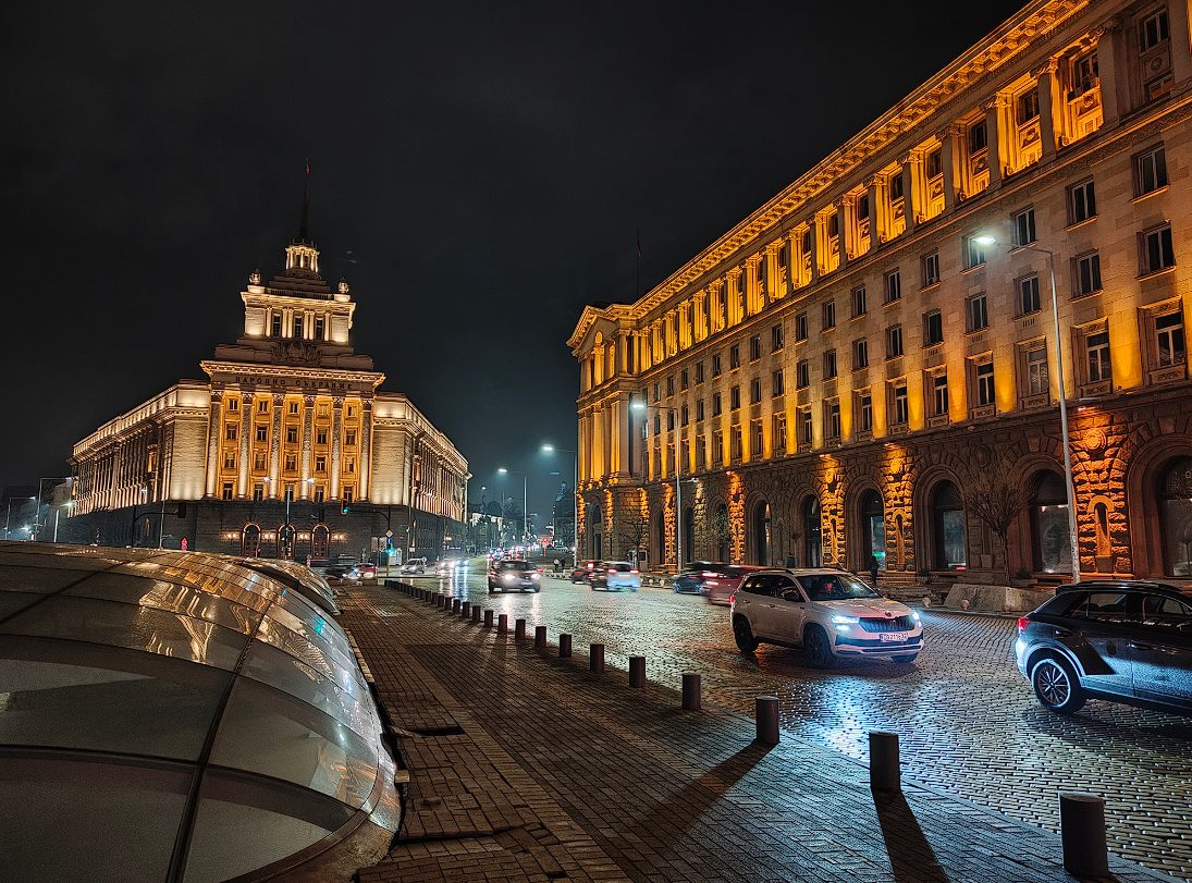 Обзор смартфона Realme 14 Pro+ фото