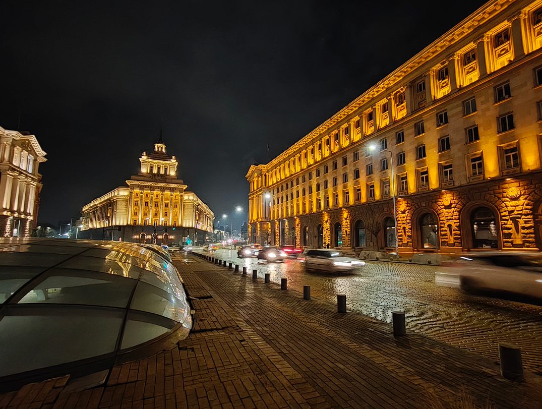 Обзор смартфона Realme 14 Pro+ фото