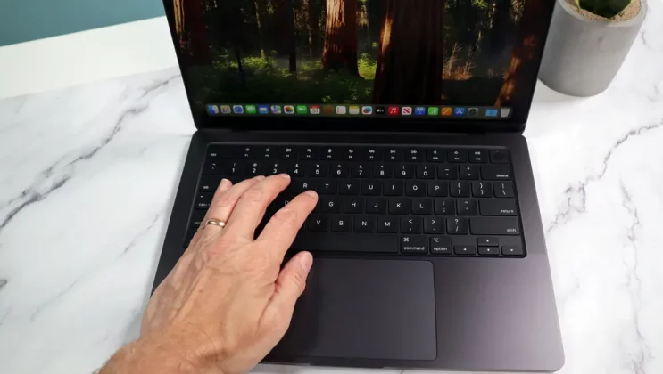 Apple MacBook Pro 14-дюймовый (M4)-3