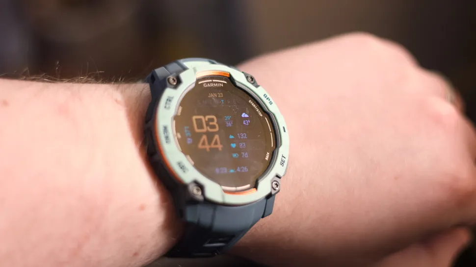 Garmin Instinct 3 или Apple Watch Ultra 2: какие смарт-часы подойдут вам? фото