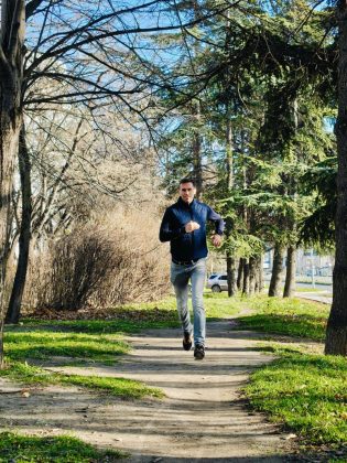 Обзор OnePlus 13: отличный телефон, отличное соотношение цены и качества, сомнительная камера фото