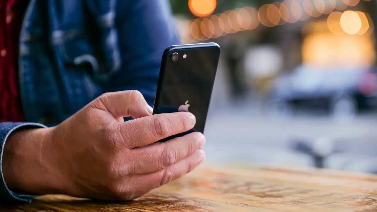 Лучший телефон стоимостью менее 50 000 рублей на 2025 год: отличные характеристики по низким ценам фото