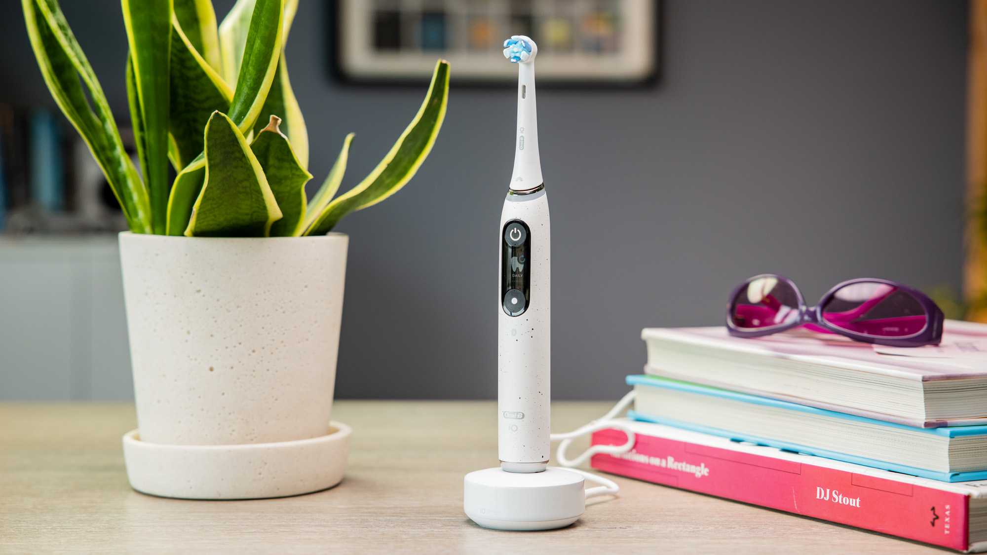 Полное руководство по Oral-B iO: сравнение характеристик и цен всех моделей iO картинка Электрическая зубная щетка Oral-B iO: сравнение | DGL.RU