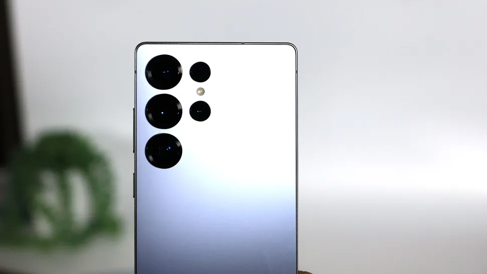 Обзор Samsung Galaxy S25 Ultra — впечатляющая мощность и всеобъемлющий ИИ фото