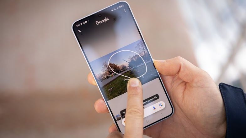 299642Толщина рамок — вот что считают важным для смартфона )))