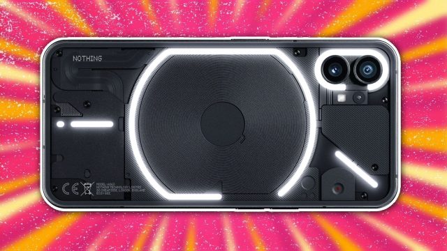 nothing-phone-with-led-light-back Телефоны стали скучными: пора посмотреть на них по-новому