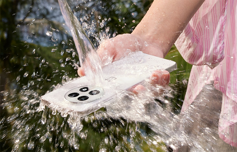 Лучшие премьеры недели: от необычного смартфона ZTE с тремя динамиками до «полуфлагмана» OnePlus 13R