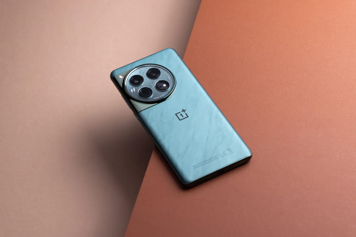 iPhone 17, Galaxy S25, Xiaomi 15 Ultra и другие новые телефоны 2025 года фото