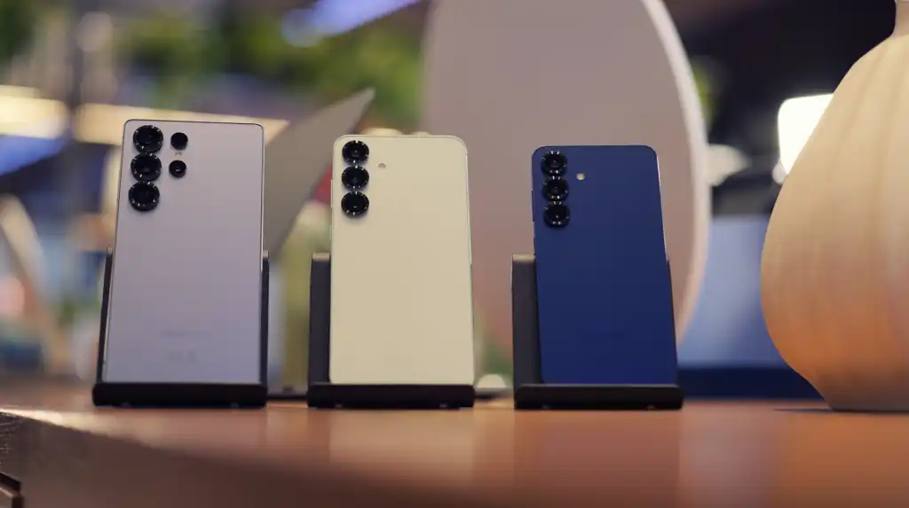 303702Какую модель серии Samsung Galaxy S25 выбрать?