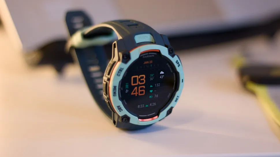 Garmin Instinct 3 или Apple Watch Ultra 2: какие смарт-часы подойдут вам? фото