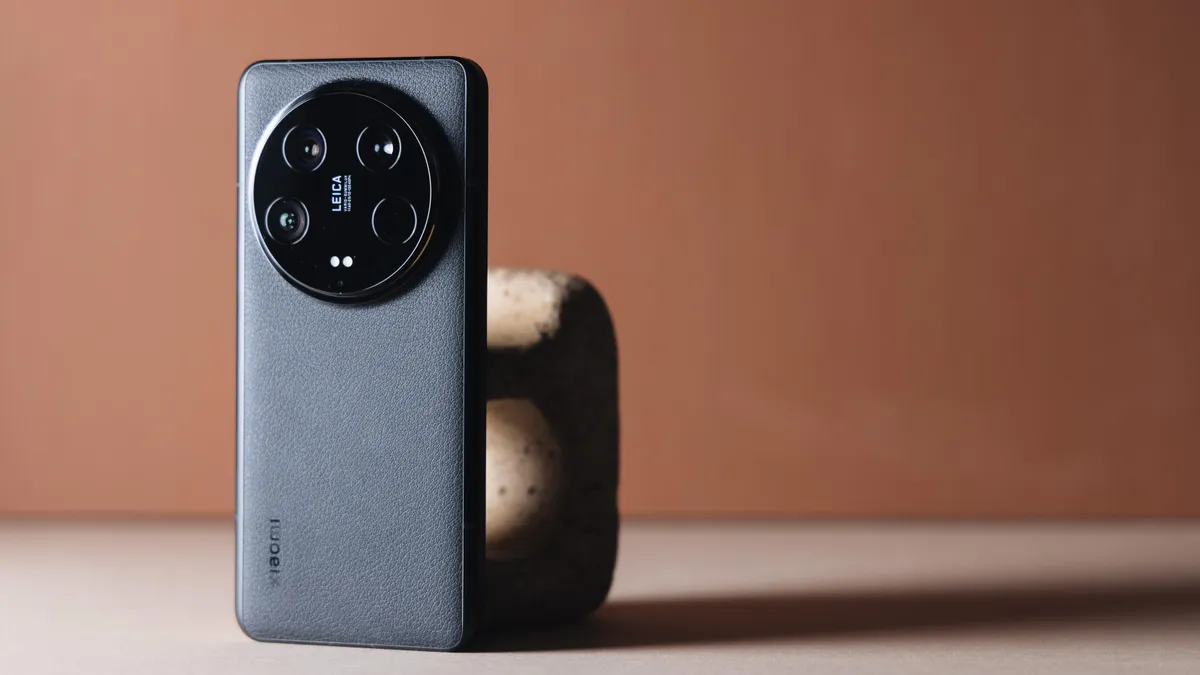 iPhone 17, Galaxy S25, Xiaomi 15 Ultra и другие новые телефоны 2025 года фото