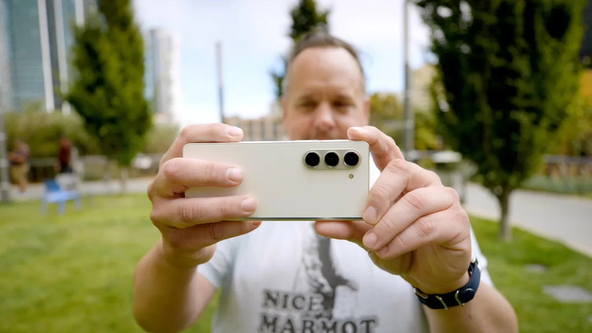 Лучшие Android-телефоны 2025 года фото