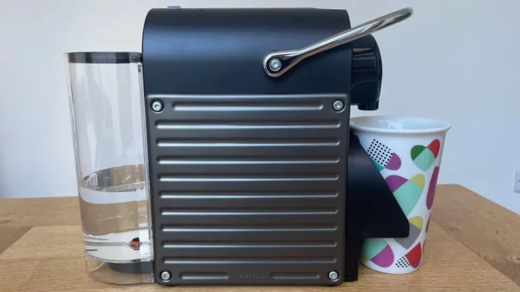 Лучшая кофеварка в 2025 году: топ-9 моделей для дома фото