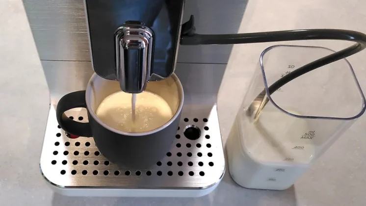 Лучшая кофеварка в 2025 году: топ-9 моделей для дома фото