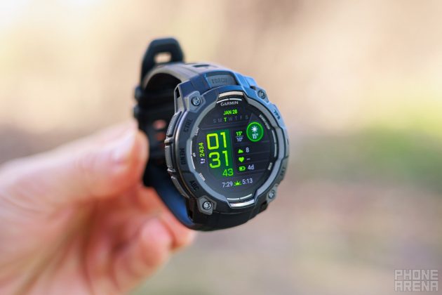 Обзор Garmin Instinct 3 (AMOLED): яркий экран и высокая автономность фото