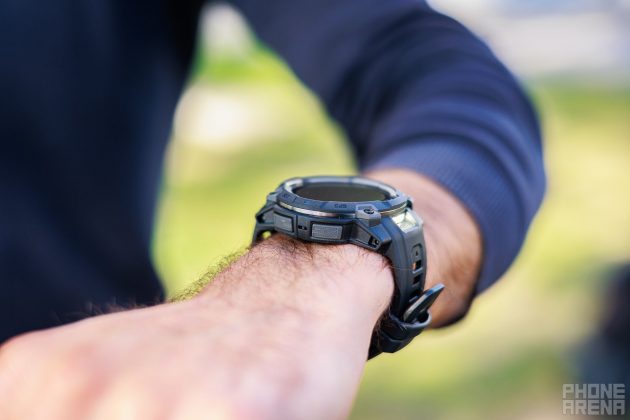 Обзор Garmin Instinct 3 (AMOLED): яркий экран и высокая автономность фото