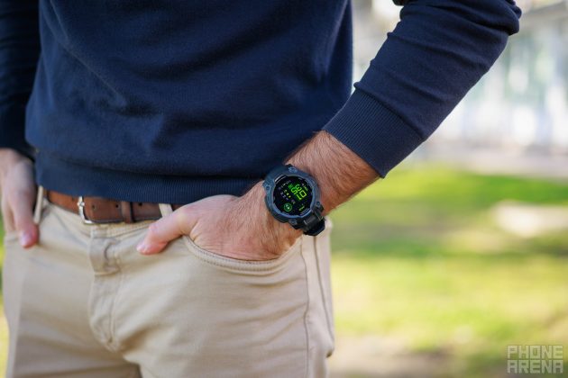 Обзор Garmin Instinct 3 (AMOLED): яркий экран и высокая автономность фото