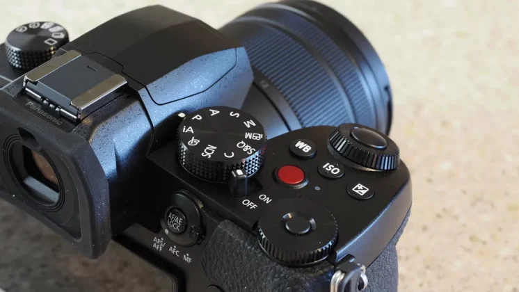 Обзор Panasonic Lumix G97: камера для любителей, цена для новичков фото