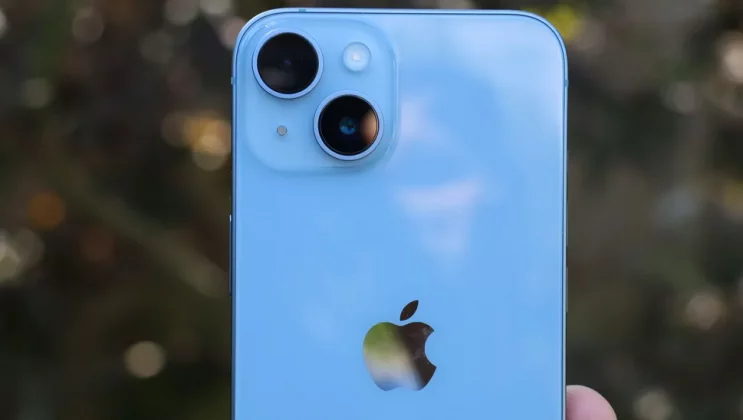 ТОП лучших недорогих телефонов 2025 года фото