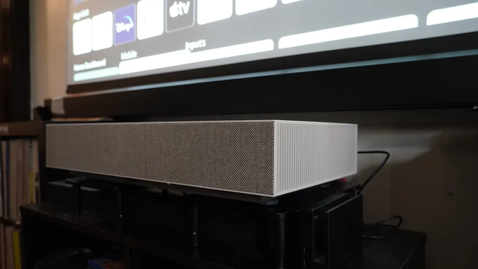 Лучшие короткофокусные проекторы 2025 года: большие и яркие изображения из коробки фото