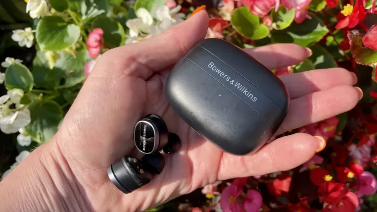 Лучшие наушники 2025 года для любого бюджета фото