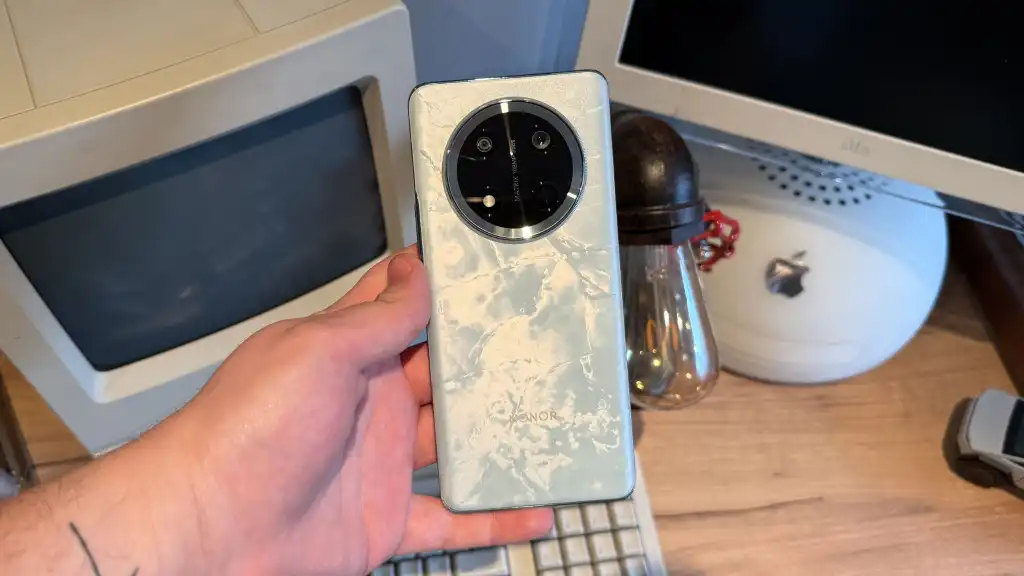 Обзор Honor Magic 7 Lite: король аккумуляторов среднего класса