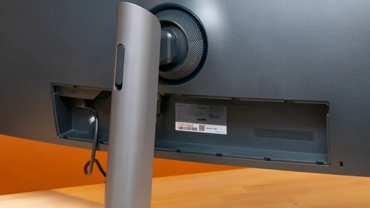 Samsung Odyssey CRG9-3