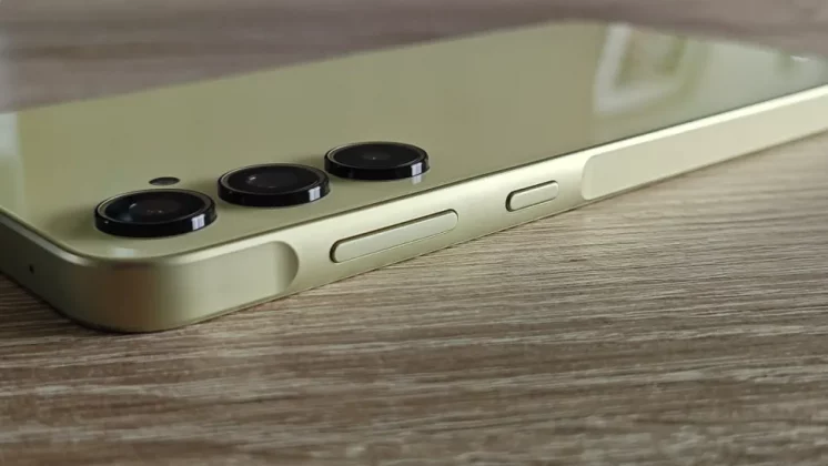 ТОП лучших недорогих телефонов 2025 года фото