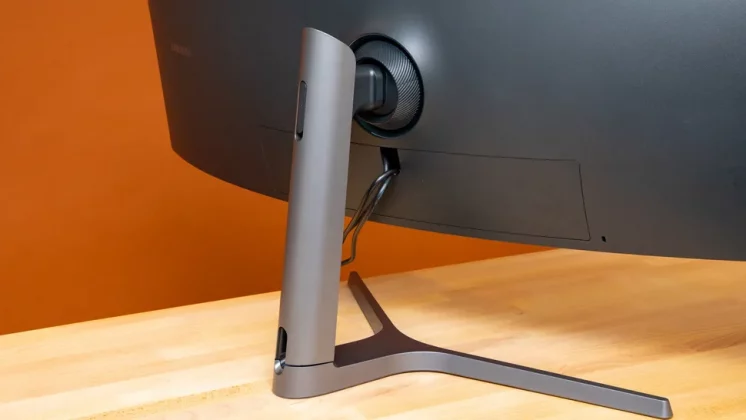 Samsung Odyssey CRG9-4