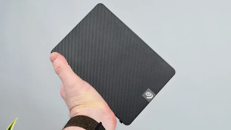 Лучшие внешние жесткие диски в 2025 году фото