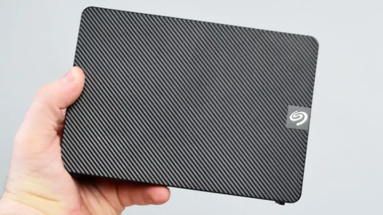 Лучшие внешние жесткие диски в 2025 году фото