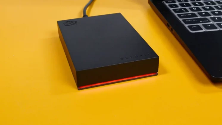 Лучшие внешние жесткие диски в 2025 году фото