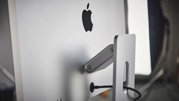 Apple Studio Display-3