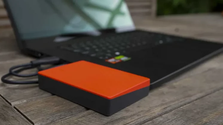 Лучшие внешние жесткие диски в 2025 году фото