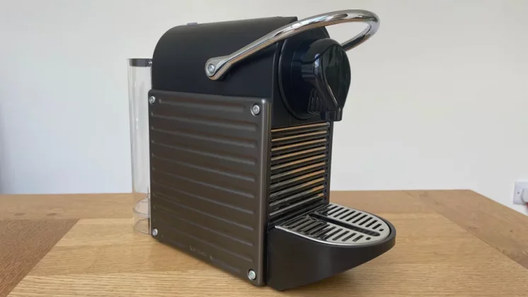 Лучшая кофеварка в 2025 году: топ-9 моделей для дома фото