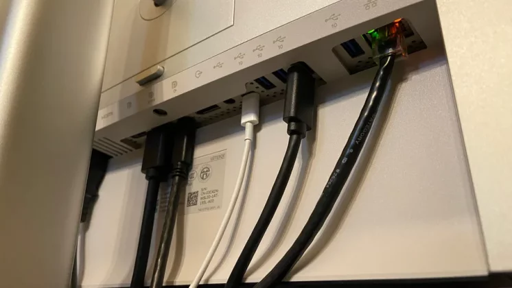 Dell UltraSharp U2723QE 4K USB-C-2