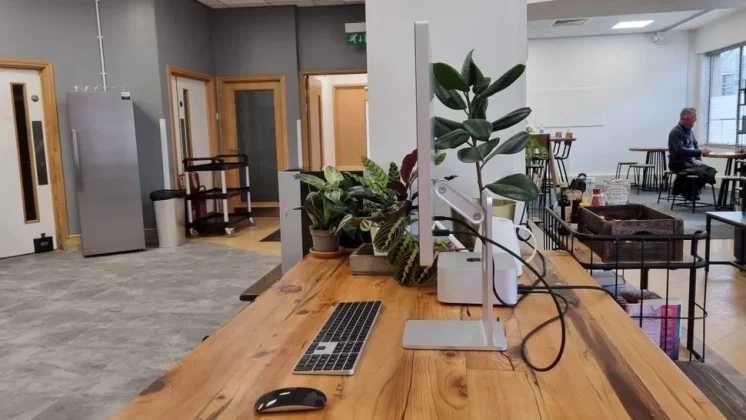 Apple Studio Display-6