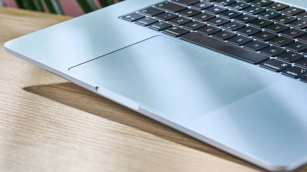 Apple MacBook Air (M4)-4