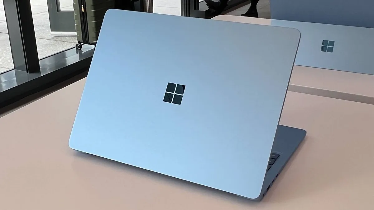Microsoft Surface Laptop 7-3
